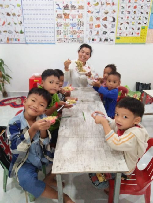 42 bambini a pranzo 03.10.19